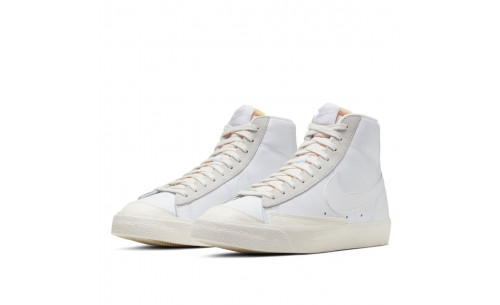 NIKE Basket Nike BLAZER MID '77 VINTAGE 2